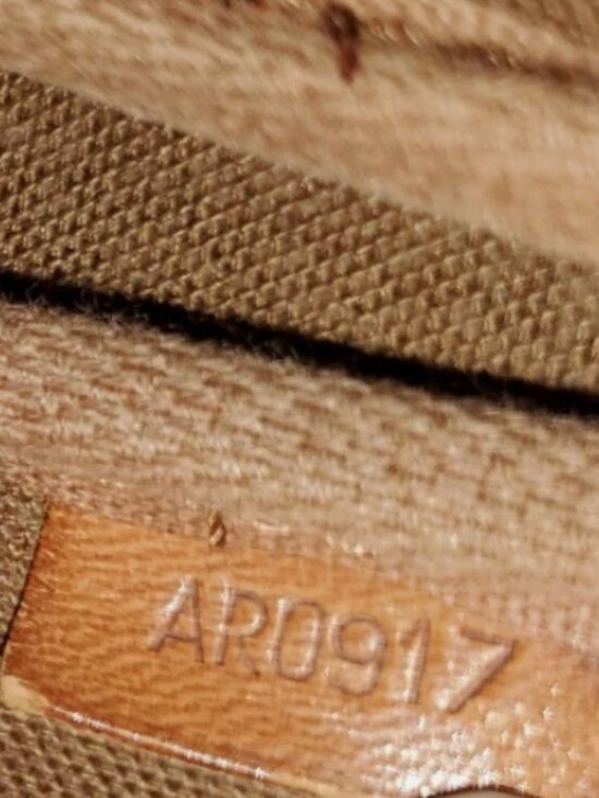 Louis Vuitton Classic Brown Monogram Pouch/Shoulder Bag - Picture 7 of 12